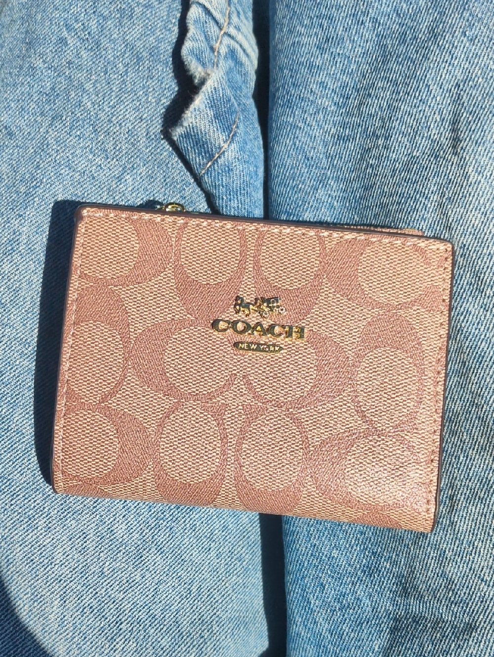 Coach Signature Compact Wallet in Dusty Pink - Picture 1 of 4